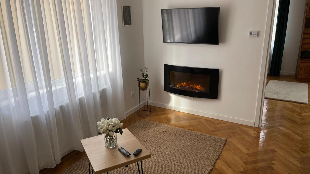 Maple Lodge Braşov Buitenkant foto